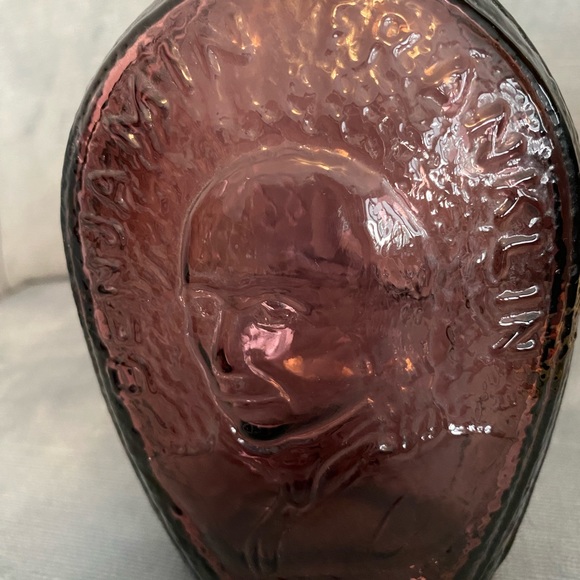Vintage Wheaton, NJ, Benjamin Franklin, 1888 Glass House Decanter plum - Picture 3 of 7